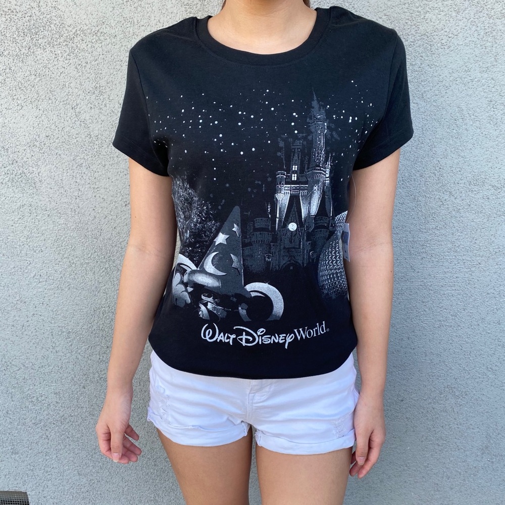 NWT Disneyland shirt